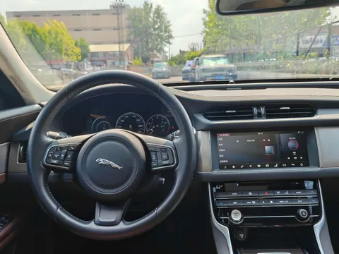 Jaguar XFL