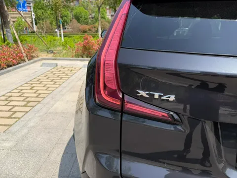 Cadillac XT4