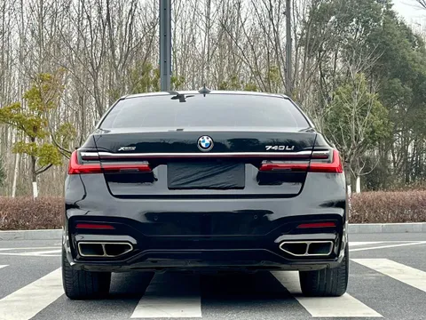 BMW 7-Series