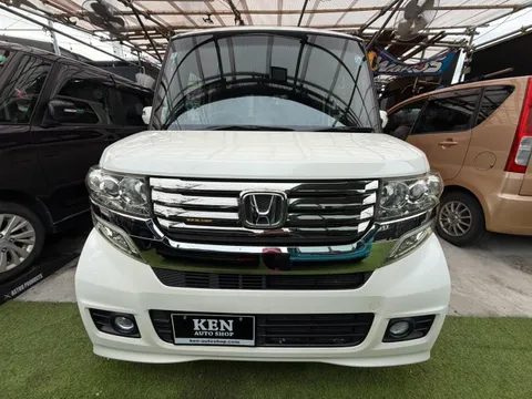 Honda N-BOX Custom