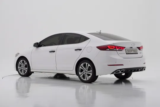 Hyundai Elantra (Avante)