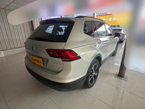 Volkswagen Tiguan L