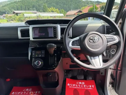 Toyota Pixis Mega