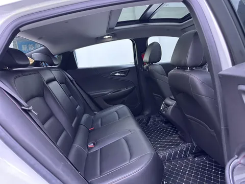 Chevrolet Malibu XL