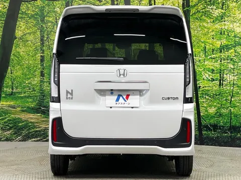 Honda N-BOX Custom
