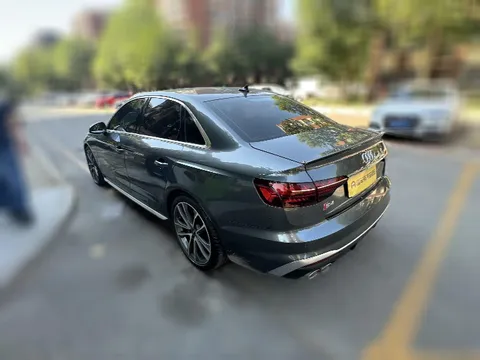 Audi S4