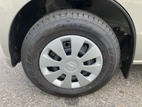 Nissan Clipper Van