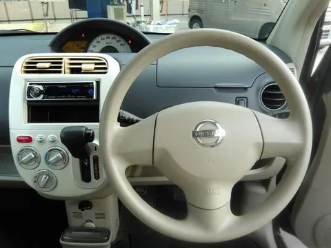 Nissan Otti