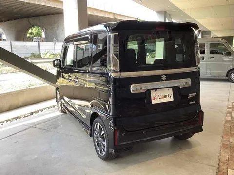 Suzuki Spacia Custom