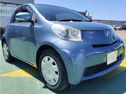 Toyota iQ