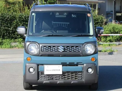 Suzuki Spacia