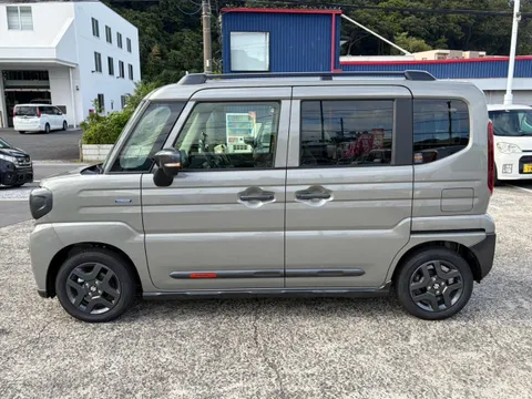 Suzuki Spacia Gear