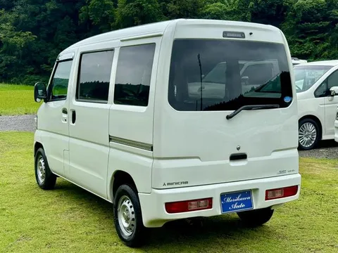Mitsubishi Minicab Van