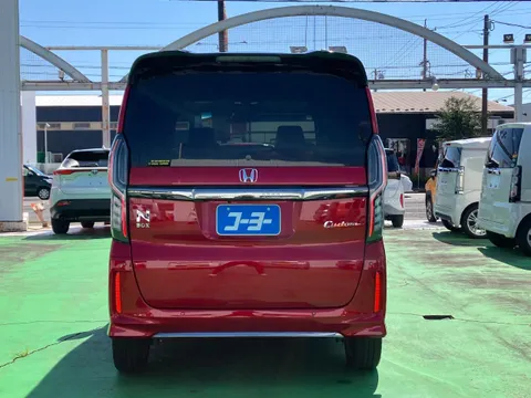 Honda N-BOX Custom