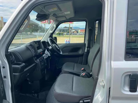 Nissan Clipper Van