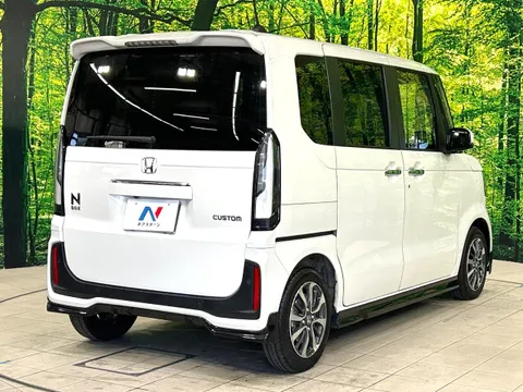 Honda N-BOX Custom