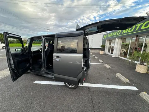 Honda N-BOX Plus Custom
