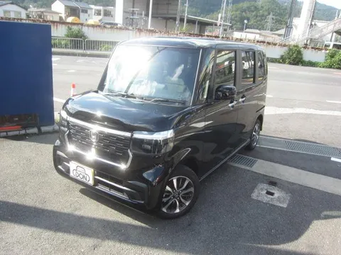 Honda N-BOX Custom