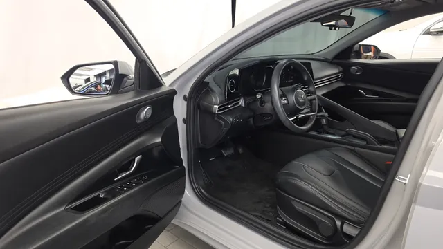 Hyundai Elantra (Avante)