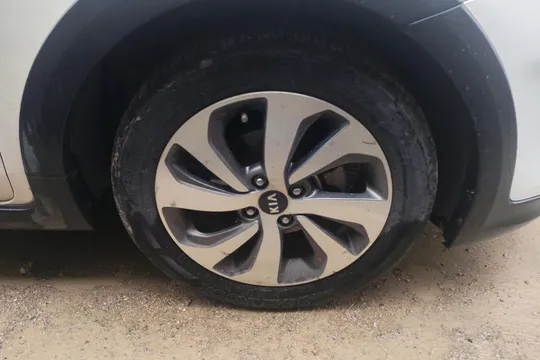 Kia KX