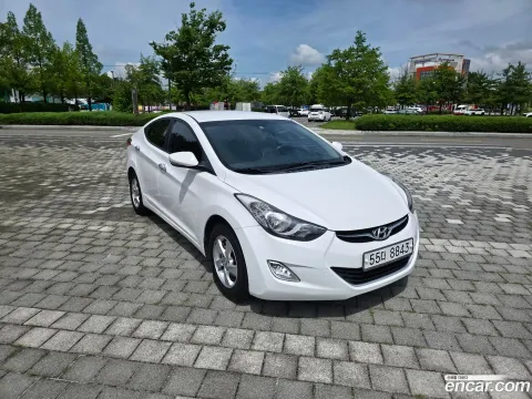 Hyundai Elantra (Avante)