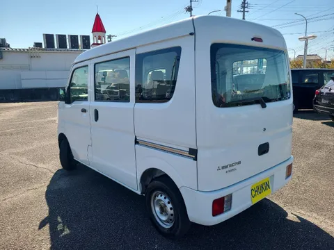 Mitsubishi Minicab Van