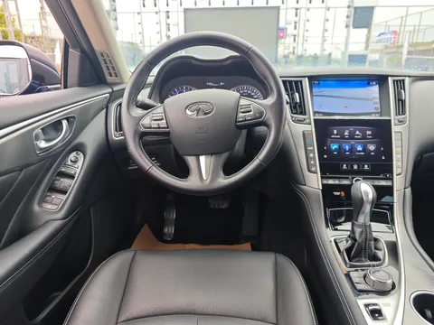 Infiniti Q50L