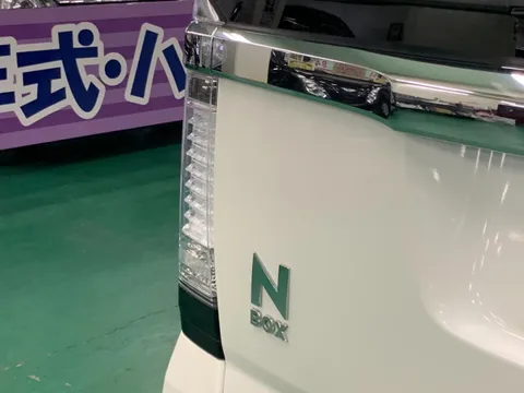 Honda N-BOX Custom