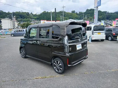 Honda N-BOX Custom