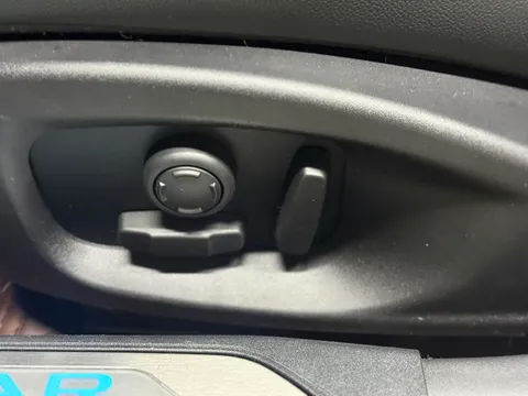 Jaguar XEL