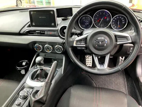 Mazda MX-5 (Roadster)