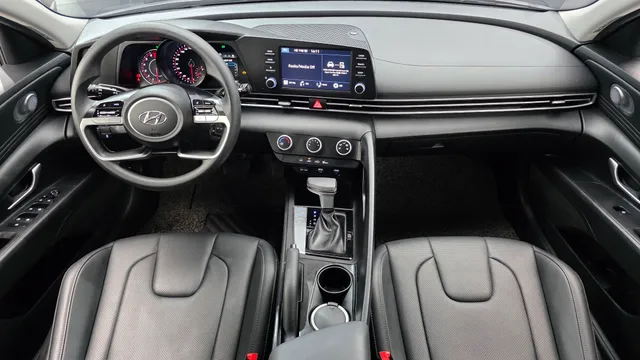Hyundai Elantra (Avante)