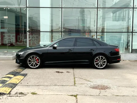 Audi S4