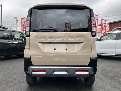 Mitsubishi Delica Mini