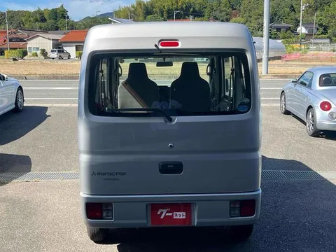 Mitsubishi Minicab Van