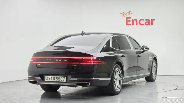 Genesis G90