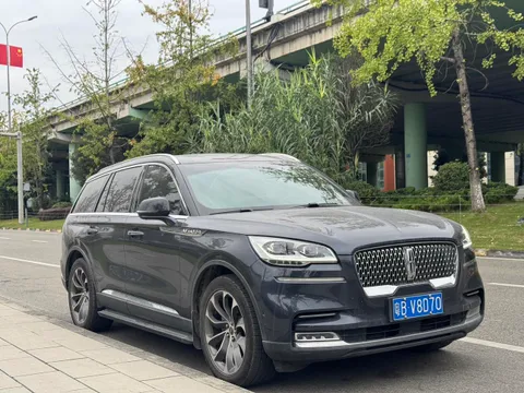 Lincoln Aviator