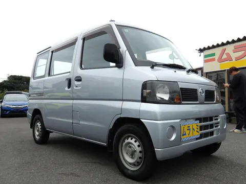 Nissan Clipper Van