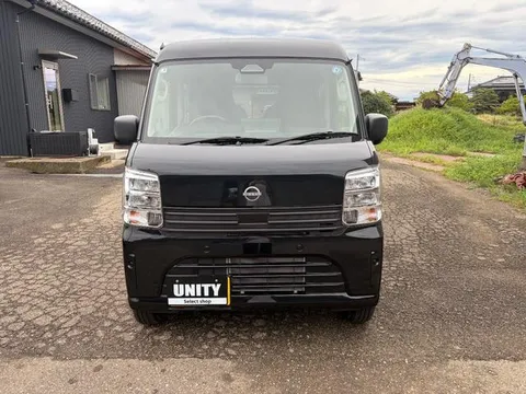 Nissan Clipper Van