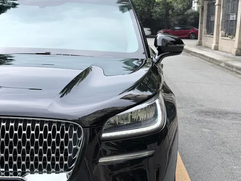 Lincoln Corsair