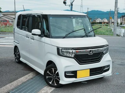 Honda N-BOX Custom