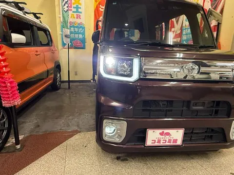 Toyota Pixis Mega