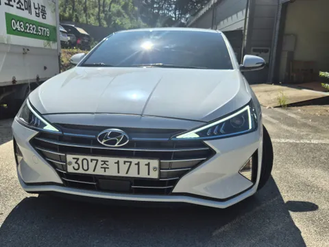 Hyundai Elantra (Avante)