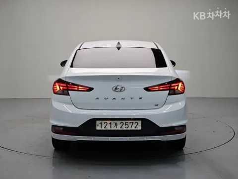 Hyundai Elantra (Avante)