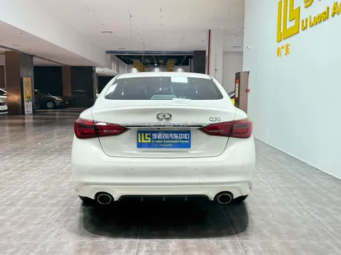 Infiniti Q50L