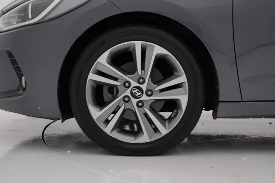 Hyundai Elantra (Avante)