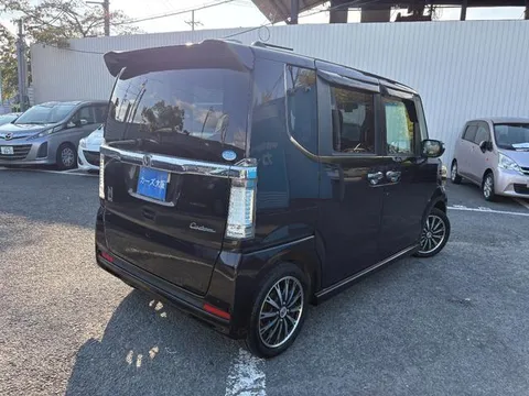 Honda N-BOX Custom