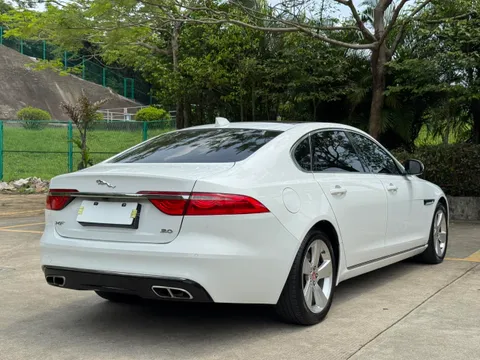 Jaguar XFL