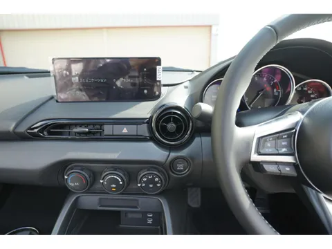 Mazda MX-5 (Roadster)