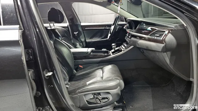 Genesis G90 (EQ900)